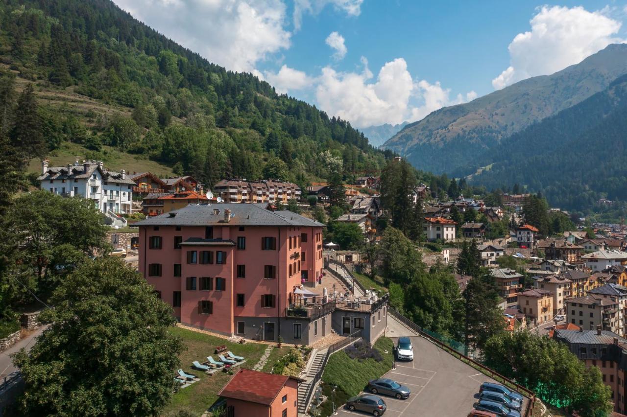 Hotel Garni Cristallo Ponte Di Legno Esterno foto