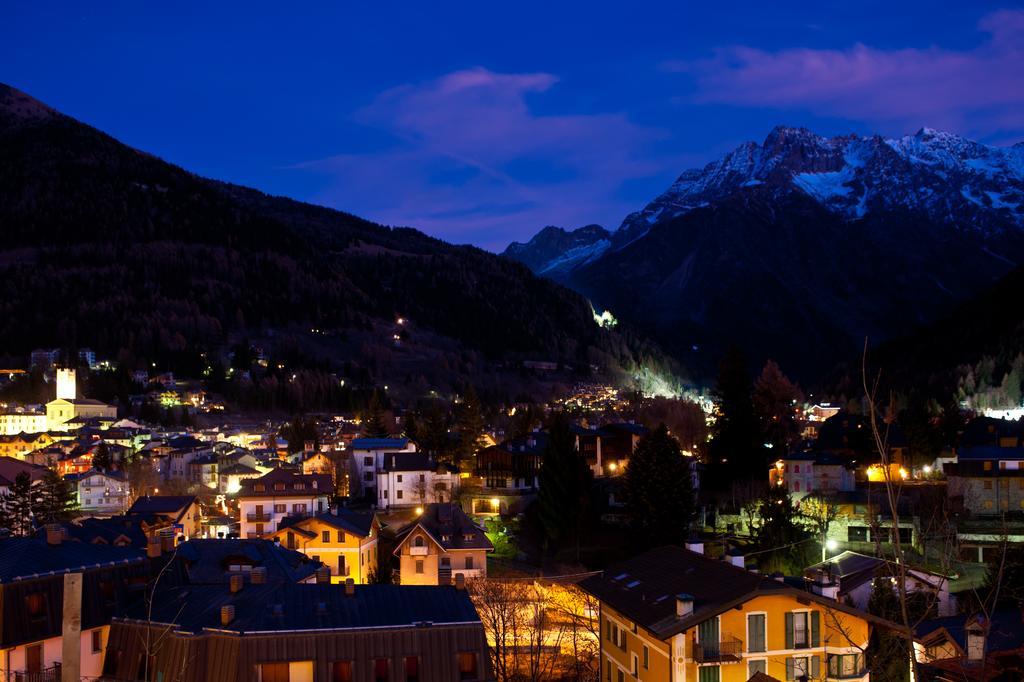 Hotel Garni Cristallo Ponte Di Legno Esterno foto